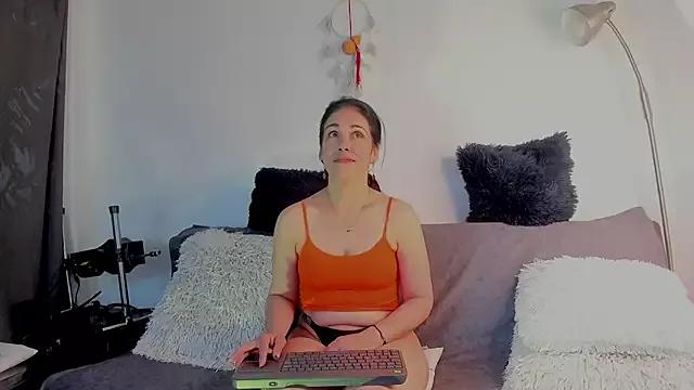 Girls: discover live performances with matured cam models, from teasing to fixations, in a variety of stunning live sex cams.