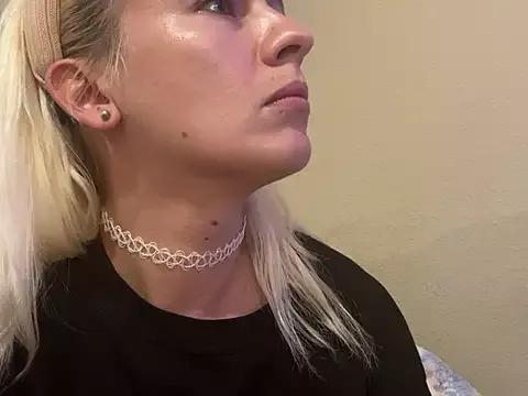 Girls: discover live performances with matured cam models, from teasing to fixations, in a variety of stunning live sex cams.