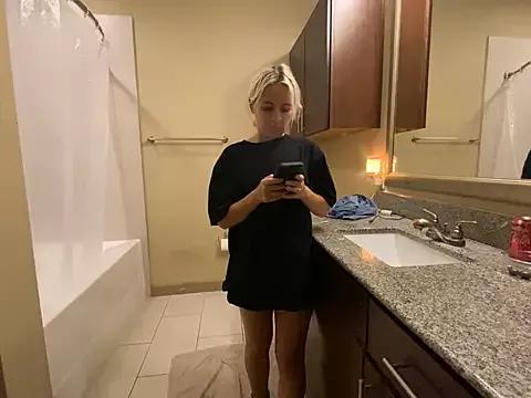 Girls: discover live performances with matured cam models, from teasing to fixations, in a variety of stunning live sex cams.