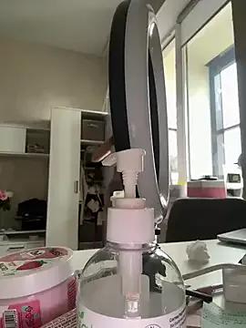 Girls: discover live performances with matured cam models, from teasing to fixations, in a variety of stunning live sex cams.