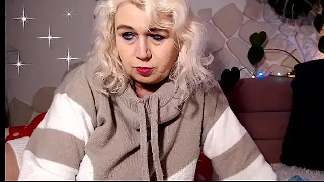 Girls: discover live performances with matured cam models, from teasing to fixations, in a variety of stunning live sex cams.