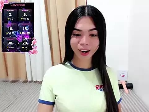 GoldahShine from StripChat is Freechat