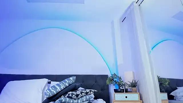 Girls: discover live performances with matured cam models, from teasing to fixations, in a variety of stunning live sex cams.