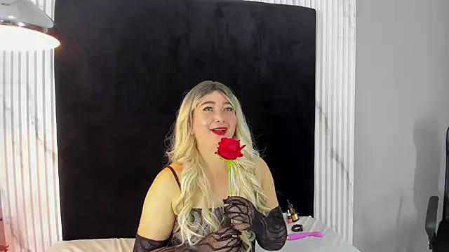 Girls: discover live performances with matured cam models, from teasing to fixations, in a variety of stunning live sex cams.