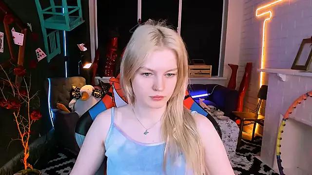Girls: discover live performances with matured cam models, from teasing to fixations, in a variety of stunning live sex cams.