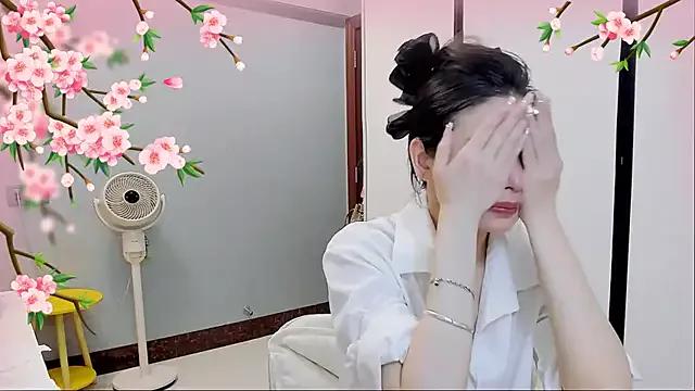 guoguo- from StripChat