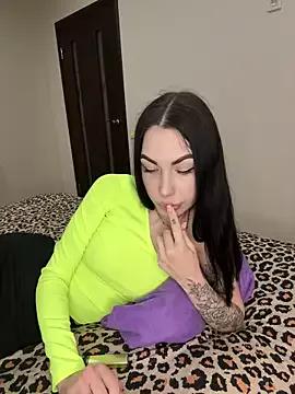Halle_Brown from StripChat is Freechat