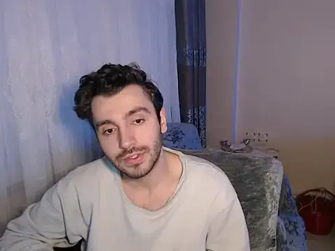 handsomeee04
