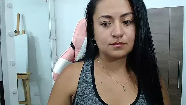 Girls: discover live performances with matured cam models, from teasing to fixations, in a variety of stunning live sex cams.