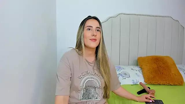 Girls: discover live performances with matured cam models, from teasing to fixations, in a variety of stunning live sex cams.