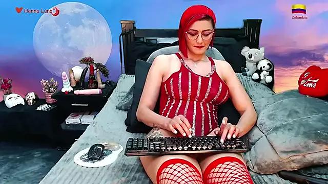 Girls: discover live performances with matured cam models, from teasing to fixations, in a variety of stunning live sex cams.