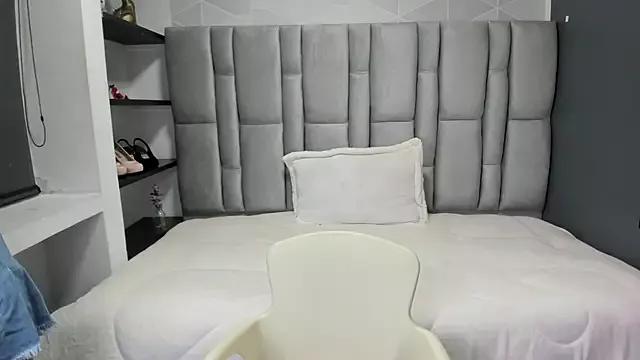 Girls: discover live performances with matured cam models, from teasing to fixations, in a variety of stunning live sex cams.