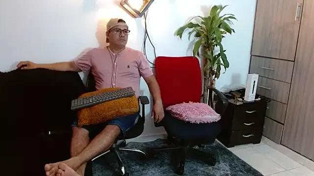 hannaashyel_12 from StripChat is Freechat