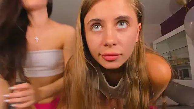 Girls: discover live performances with matured cam models, from teasing to fixations, in a variety of stunning live sex cams.