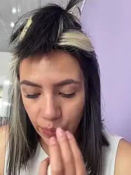 Girls: discover live performances with matured cam models, from teasing to fixations, in a variety of stunning live sex cams.