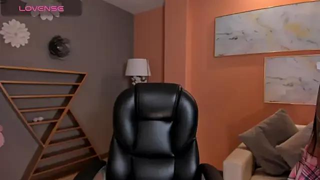 Girls: discover live performances with matured cam models, from teasing to fixations, in a variety of stunning live sex cams.
