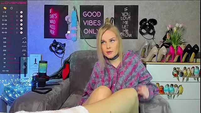 Girls: discover live performances with matured cam models, from teasing to fixations, in a variety of stunning live sex cams.