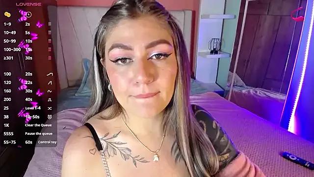 Girls: discover live performances with matured cam models, from teasing to fixations, in a variety of stunning live sex cams.