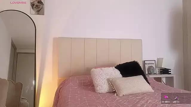Girls: discover live performances with matured cam models, from teasing to fixations, in a variety of stunning live sex cams.