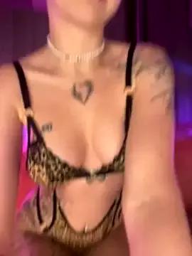 HelloDinaLuv from StripChat