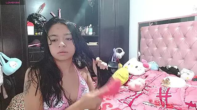 Girls: discover live performances with matured cam models, from teasing to fixations, in a variety of stunning live sex cams.