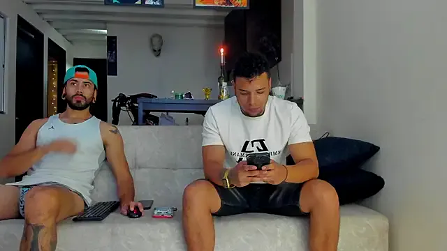 heteros_curious on StripChat