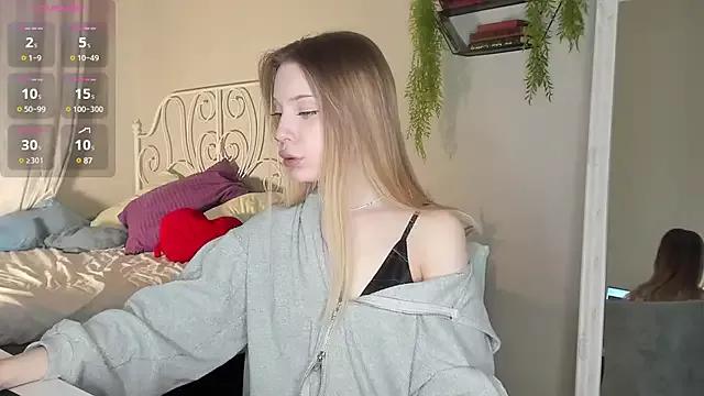 Girls: discover live performances with matured cam models, from teasing to fixations, in a variety of stunning live sex cams.