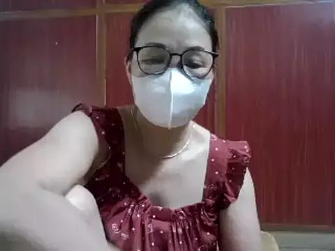 Hilary096 from StripChat is Freechat