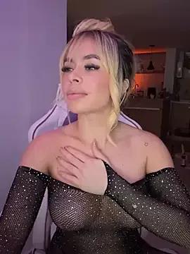 Holli_woul from StripChat