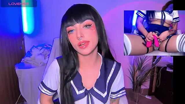 HollyDominic from StripChat is Freechat