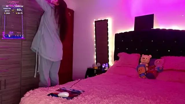 Girls: discover live performances with matured cam models, from teasing to fixations, in a variety of stunning live sex cams.