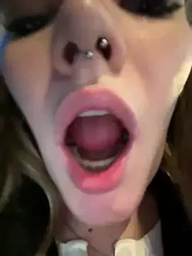 Holy_Tereza from StripChat is Freechat