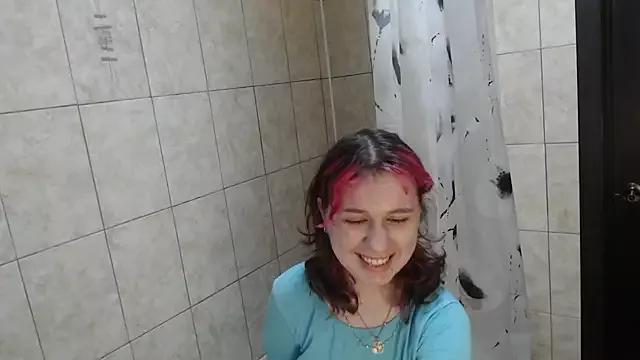 HoneydewWaves from StripChat is Freechat