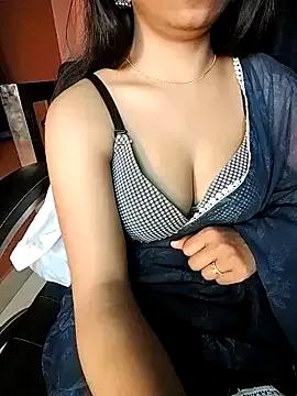 Girls: discover live performances with matured cam models, from teasing to fixations, in a variety of stunning live sex cams.