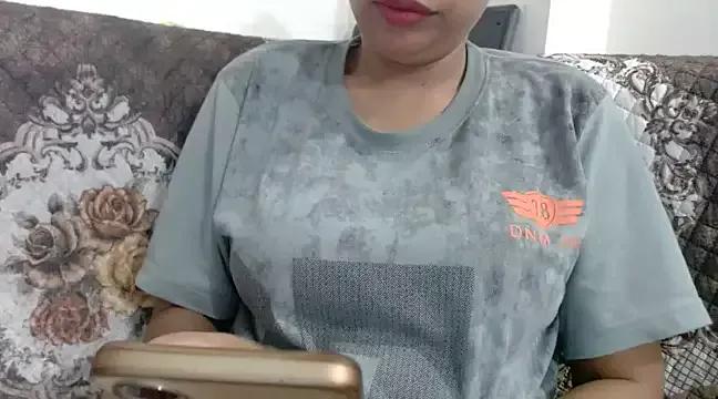 Girls: discover live performances with matured cam models, from teasing to fixations, in a variety of stunning live sex cams.