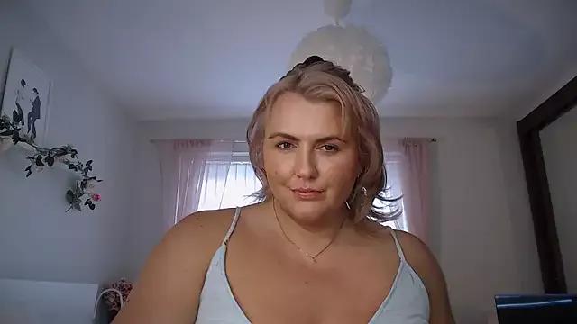 HottieLottie8 from StripChat