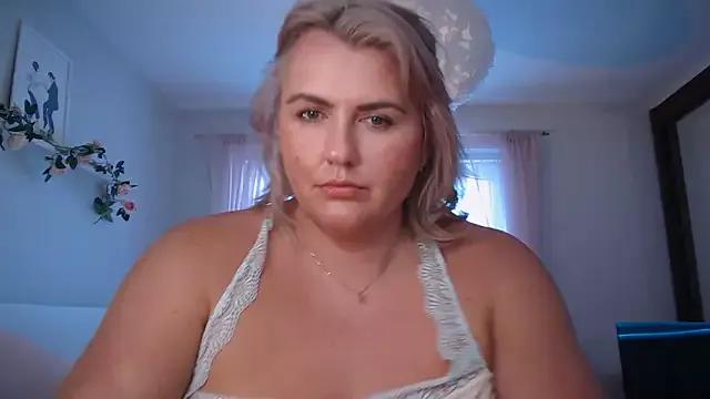 HottieLottie8 from StripChat