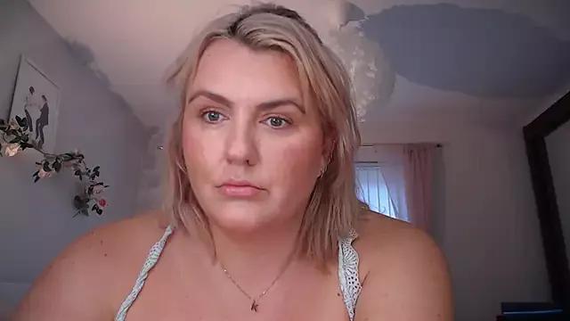 HottieLottie8 from StripChat