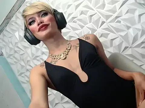 hugecockbabe from StripChat is Freechat