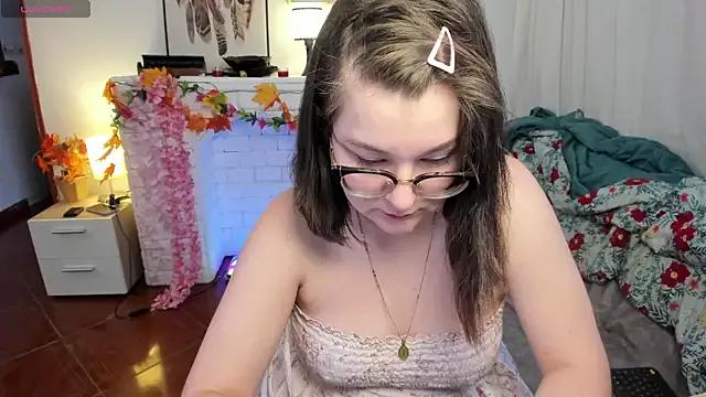HunnyyLove from StripChat
