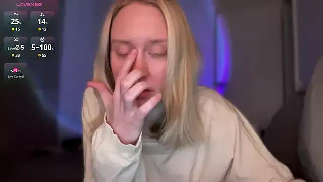 iilovetomatoes from StripChat