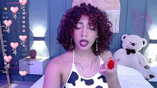 Indira_Vibes from StripChat