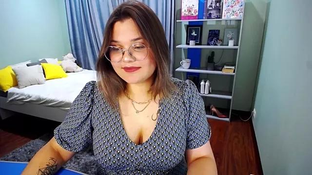 Girls: discover live performances with matured cam models, from teasing to fixations, in a variety of stunning live sex cams.