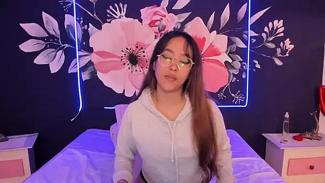 IrinaButler from StripChat is Freechat