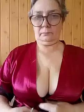 Girls: discover live performances with matured cam models, from teasing to fixations, in a variety of stunning live sex cams.