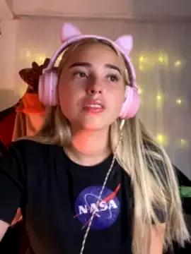 iris3019 from StripChat
