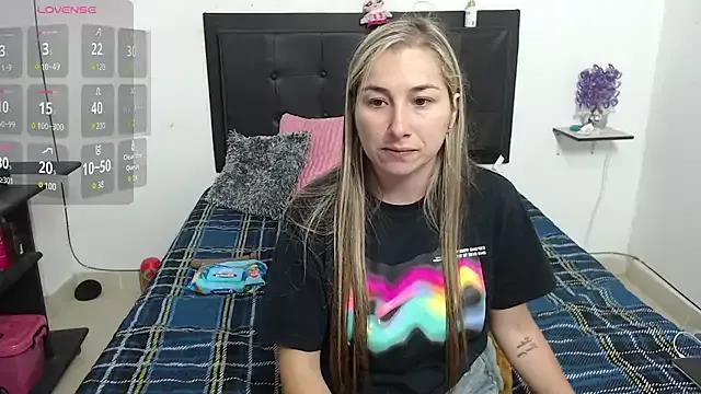 Girls: discover live performances with matured cam models, from teasing to fixations, in a variety of stunning live sex cams.