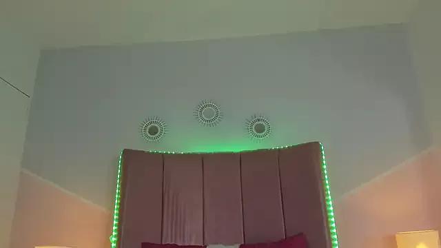Iris_Thompson_ from StripChat