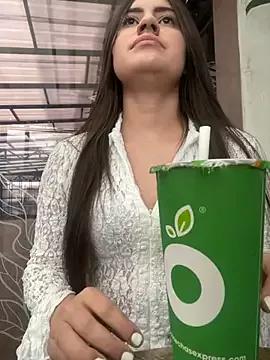 Isabella21_ from StripChat is Freechat