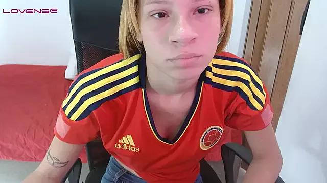 isabella_sommer from StripChat is Freechat